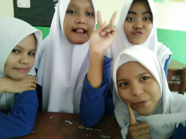 Novi_Anjuni76's tweet photo. Cuma kalian aja yang aku punya :* ({}) my friend Is The Best *SMK BM/Pariwisata Taruna Terpadu 2* https://t.co/m69E2NtYd5