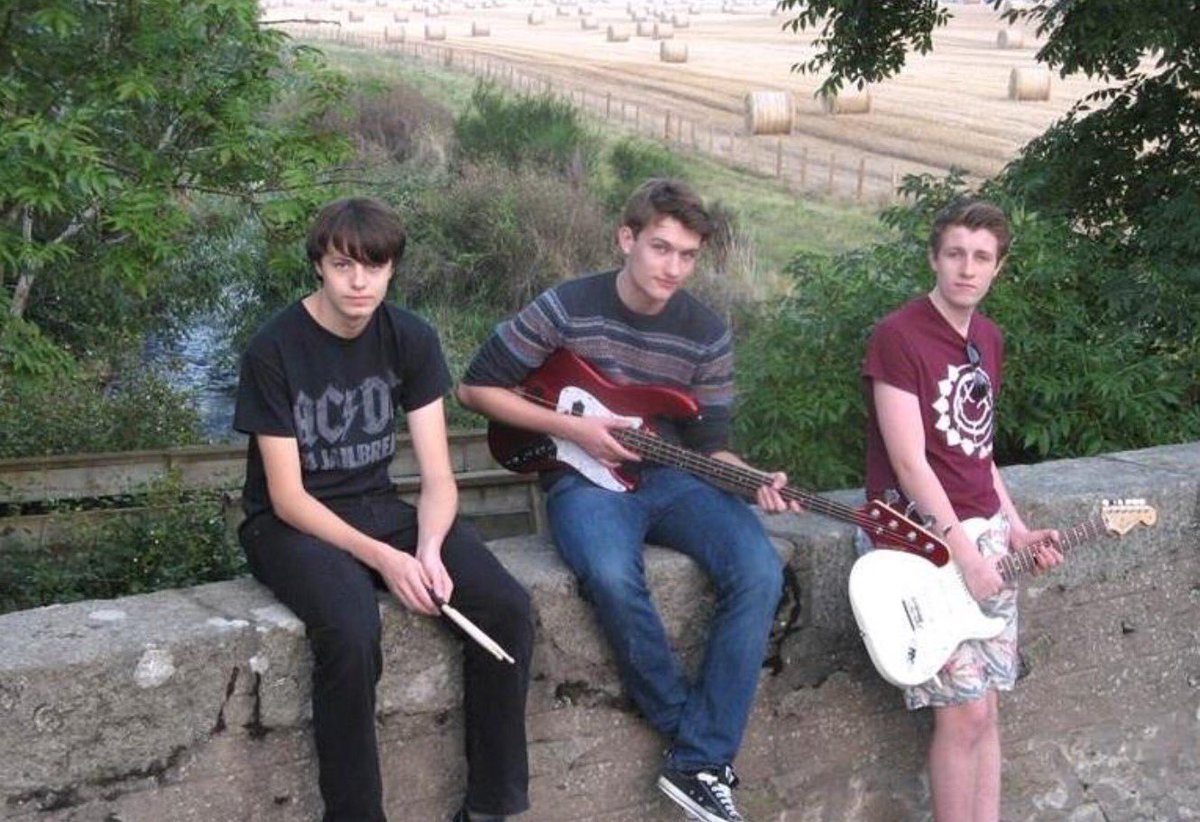 ForgottenDrive's tweet photo. Retro @ForgottenDrive promo picture for 'Is this just the beginning' EP from a couple of years ago https://t.co/8lgovTeB1F