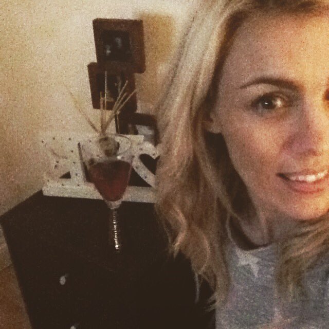 mchlstbs's tweet photo. Friday night n it's pjs ,wine n chill  #rocknroll or what 😂🍷 #itsnotred #itsrosé 😜 https://t.co/dRY96WBIDG