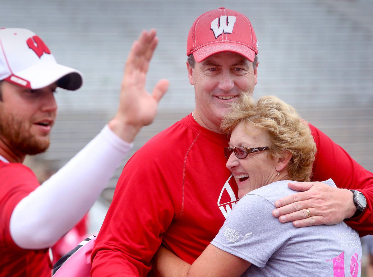 KomenWisconsin's tweet photo. Madison ladies! Football 101 is back and tentatively scheduled for June 14 from 4-8pm. Registration coming soon! 🏈 #komenwisconsin https://t.co/bgwm8yBNWw