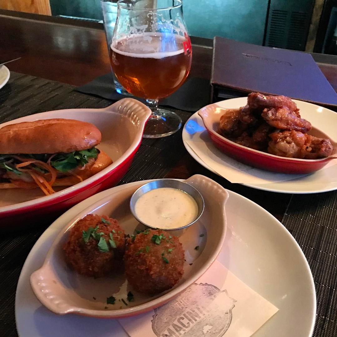 Have you tried our new "Street Food" happy hour menu? Check it out here: bit.ly/2kZYfS3 | Picture by @merakisobremesa