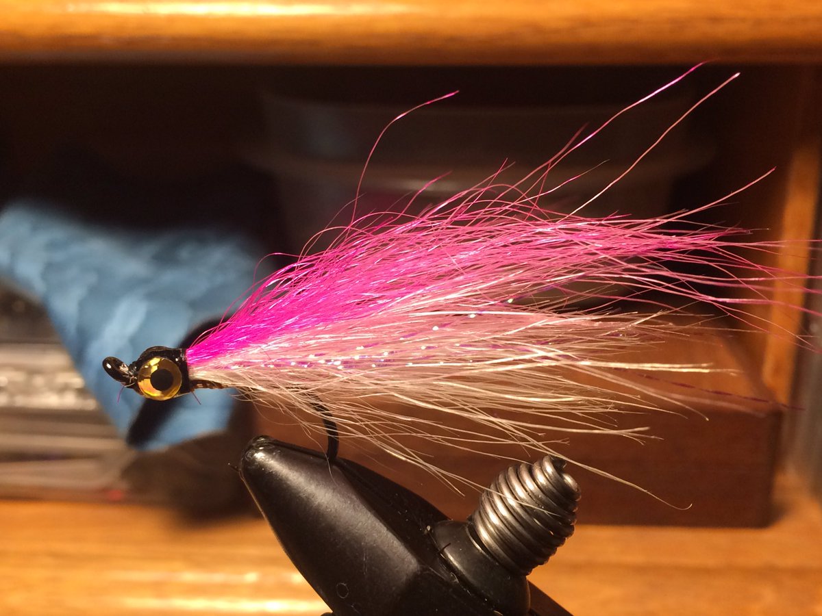 Fshoutofwater's tweet photo. New bucktails for my friends in the Okanagan https://t.co/p3KYQupTaV