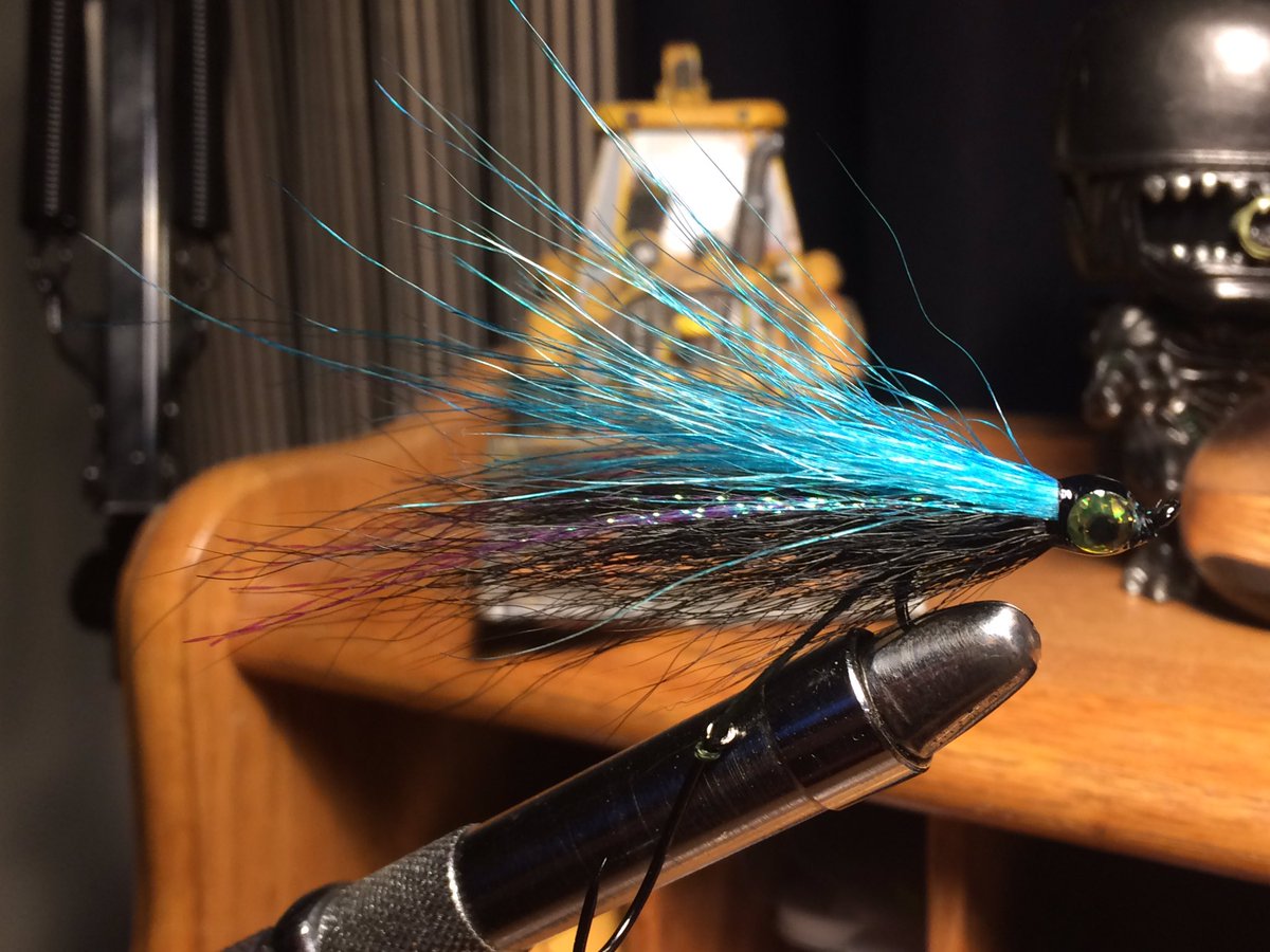 Fshoutofwater's tweet photo. New bucktails for my friends in the Okanagan https://t.co/p3KYQupTaV