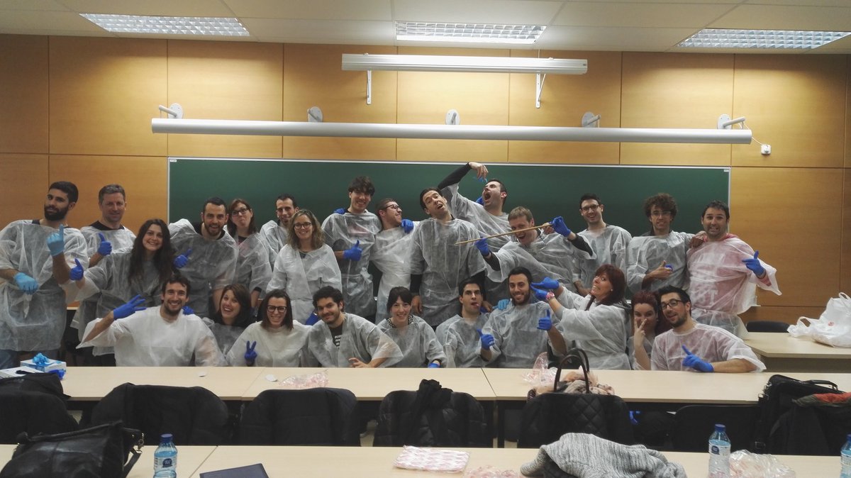 fiosformacio's tweet photo. Tarde de disección con el catedrático Alfonso Rodriguez para mejorar el abordaje en SAT.Este grupo promete! @christian_osteo @osteoterrassa https://t.co/VBxOMNmbHh