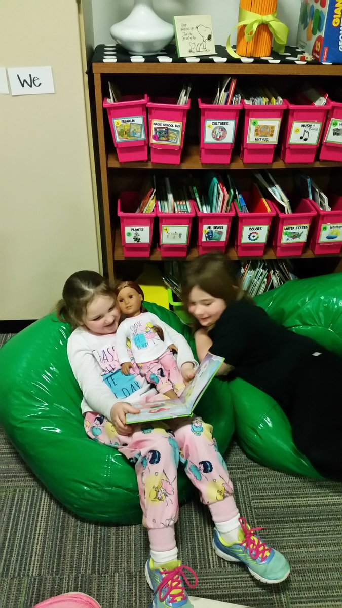 Read and relax day! Reading to our friends!
