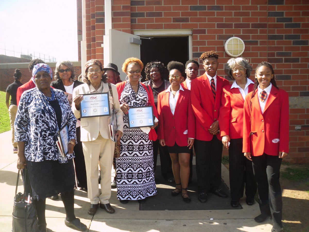 Drucker_FCCLA's tweet photo. Cyber Seniors receive recognition at Wenonah High School Unity Breakfast from FCCLA Chapter. https://t.co/kKRopRthgz