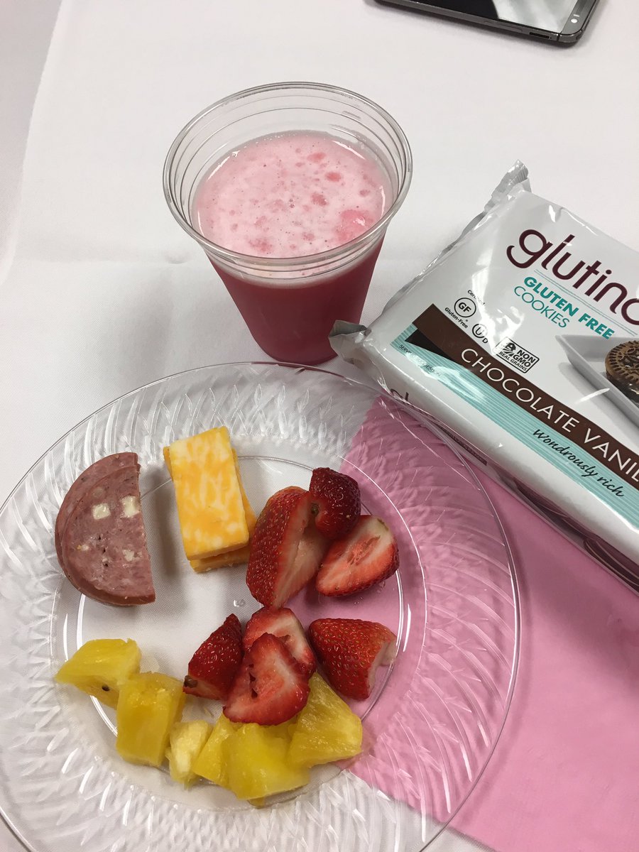 MissyChevious's tweet photo. When there's a party at work but u can't eat the cake #celiacprobs #gf #thestruggleisreal https://t.co/Gnc0c9LPv0