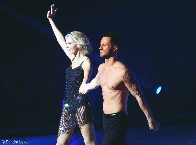 cmillettedancer's tweet photo. Nous sommes de retour ce weekend à Lyon avec @SylvieTellier ! Bisous à ma @DamidotValerie qui devait être là. @artweartattoo @_SLekoPhoto https://t.co/plM7fJ6FFv