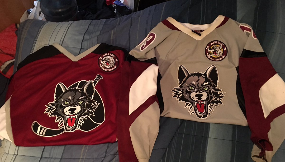 Rabies93's tweet image. My jerseys! #HockeyJerseyDay #NHLJets #Pavelec #LAKings #Blackhawks #Chelios #Kaner #Avalanche #Thrashers #Capitals #Ovie #Wolves