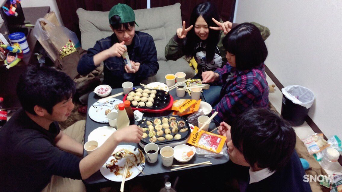 o_iokane's tweet photo. いや〜今日も相変わらず楽しかった😊
腹抱えて笑いました。
こんなことできるのももう無いんだなって思うと悲しいです。😭😭
あの時じゃんじゃん亭に誘ってもらったことほんとに感謝感謝で溢れるほど感謝してます。🙇
あなた方の支えがあったからこそ1年間学校生活送ってこれました！！👌 https://t.co/5NbKC47yS1