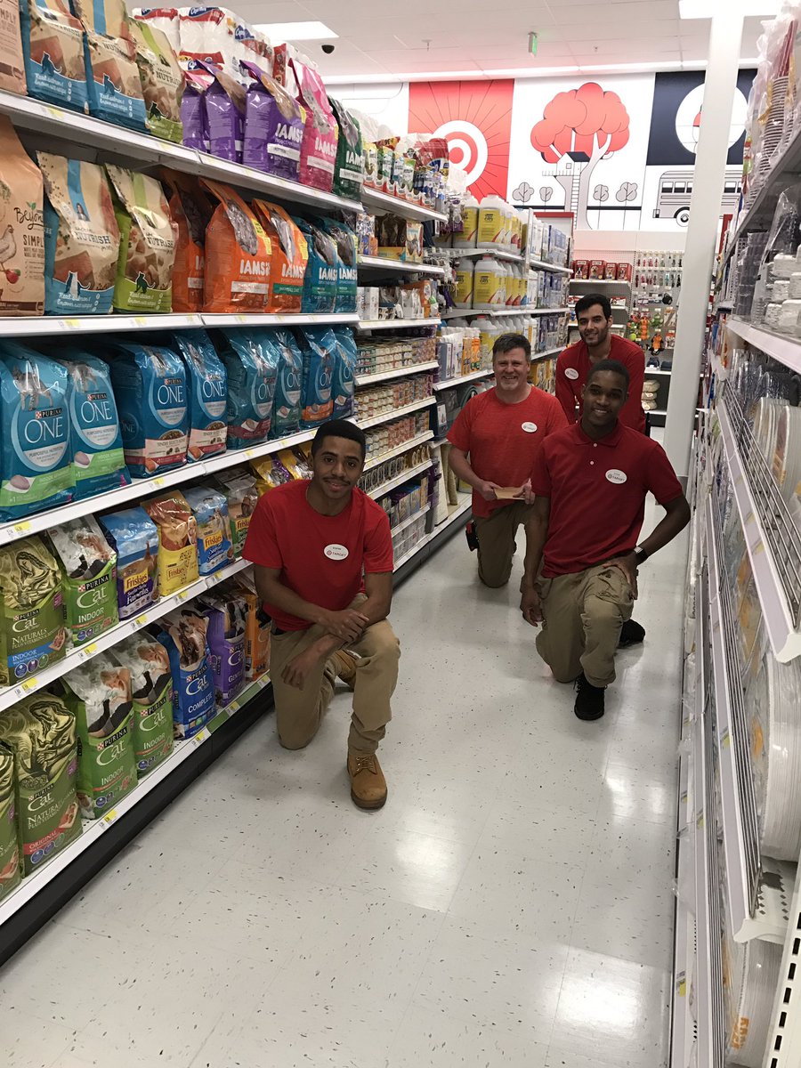 We are starting to look full, instock, and zoned at 3247! Closer and closer to opening! <a href="/sdiana1021/">Stephanie Diana</a>