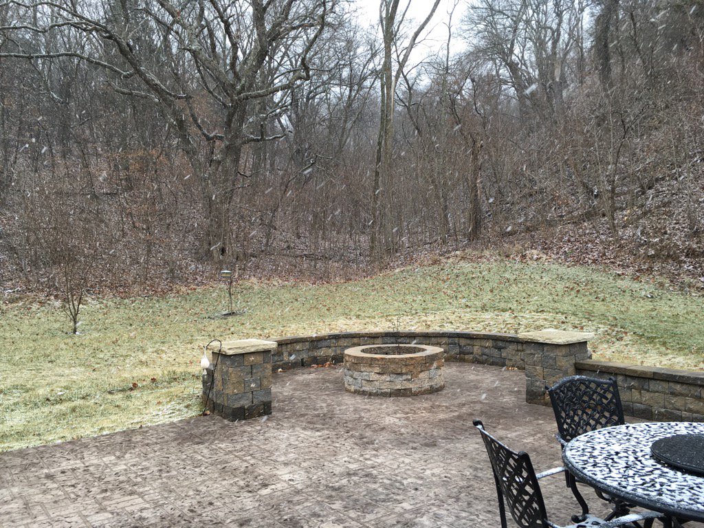 iferbin's tweet photo. View of the snow in the back yard. @NevilleKMBC https://t.co/G3upYyYrjQ