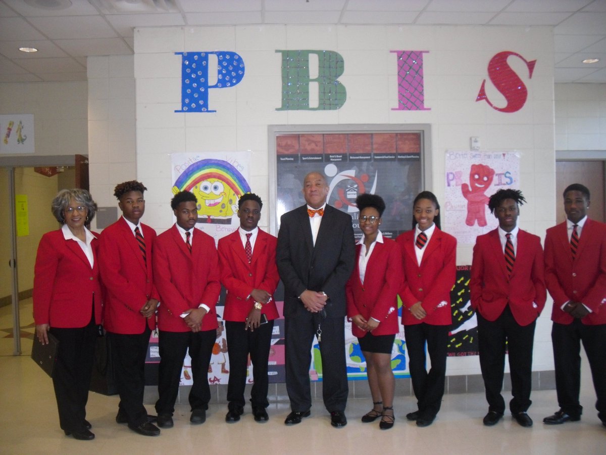 Drucker_FCCLA's tweet photo. Local administrators with FCCLA at Wenonah High School Unity Breakfast. https://t.co/fv3UsjM5Ea
