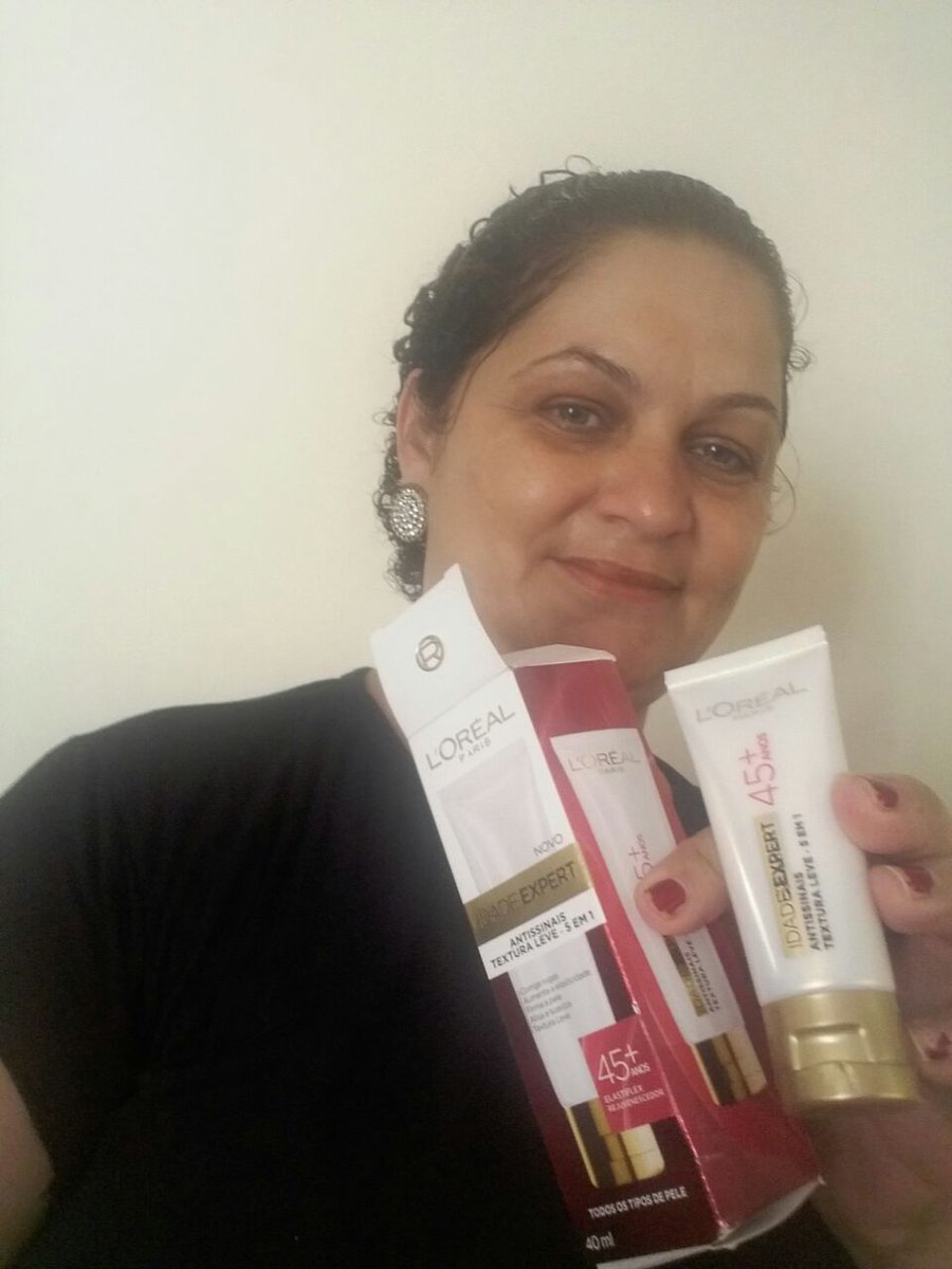 Gi_Abils's tweet photo. Minha amiga vai ficar ainda mais linda e jovem com seu creme L'Oréal #AMO #SouExpert , #IdadeExpert e #TheInsidersBrasil https://t.co/ah8jxke9Qd