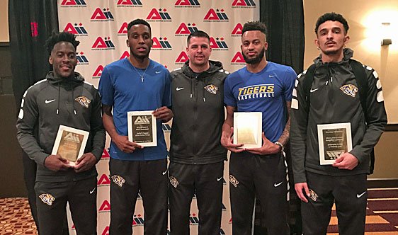 Tiger Men Begin Post Season Play Tonight
 - ccctigers.com/article/2135.p…