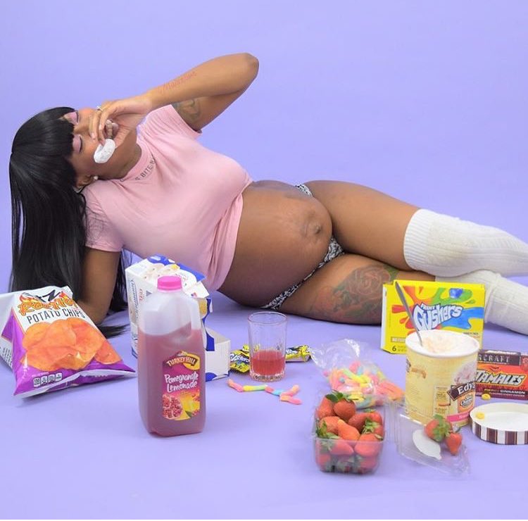 DevDooley's tweet photo. Saw this maternity shoot on the explore page 😤😢😕😔 https://t.co/h3GLuERN92