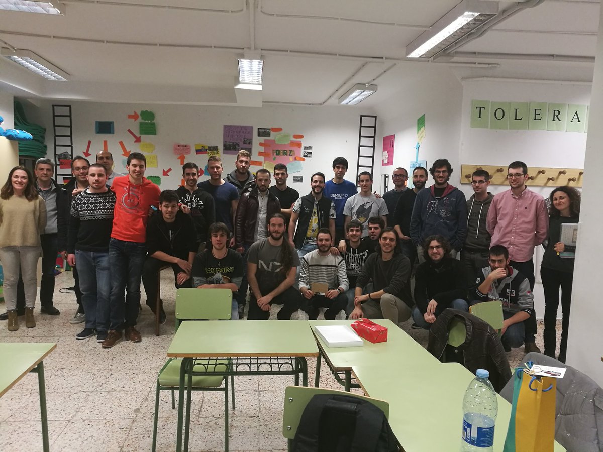 vallahackathon's tweet photo. Se acabó ya nuestro #VaHack2017 muchas gracias a todos por participar , hasta la próxima!!!! https://t.co/6aynHxI7ph