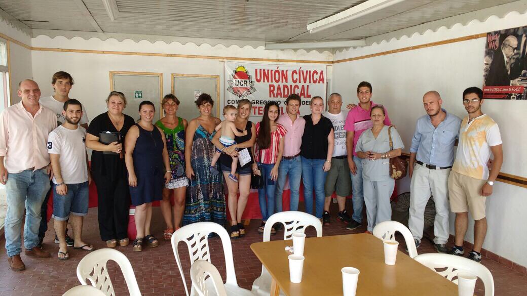 vicky_tejeda's tweet photo. #Teodelina junto a Joaquín Poleri y @rverge29 nos reunimos con las 4 Escuelas rurales de la localidad. Nos plantearon algunas necesidades. https://t.co/RDyWIYKZyC