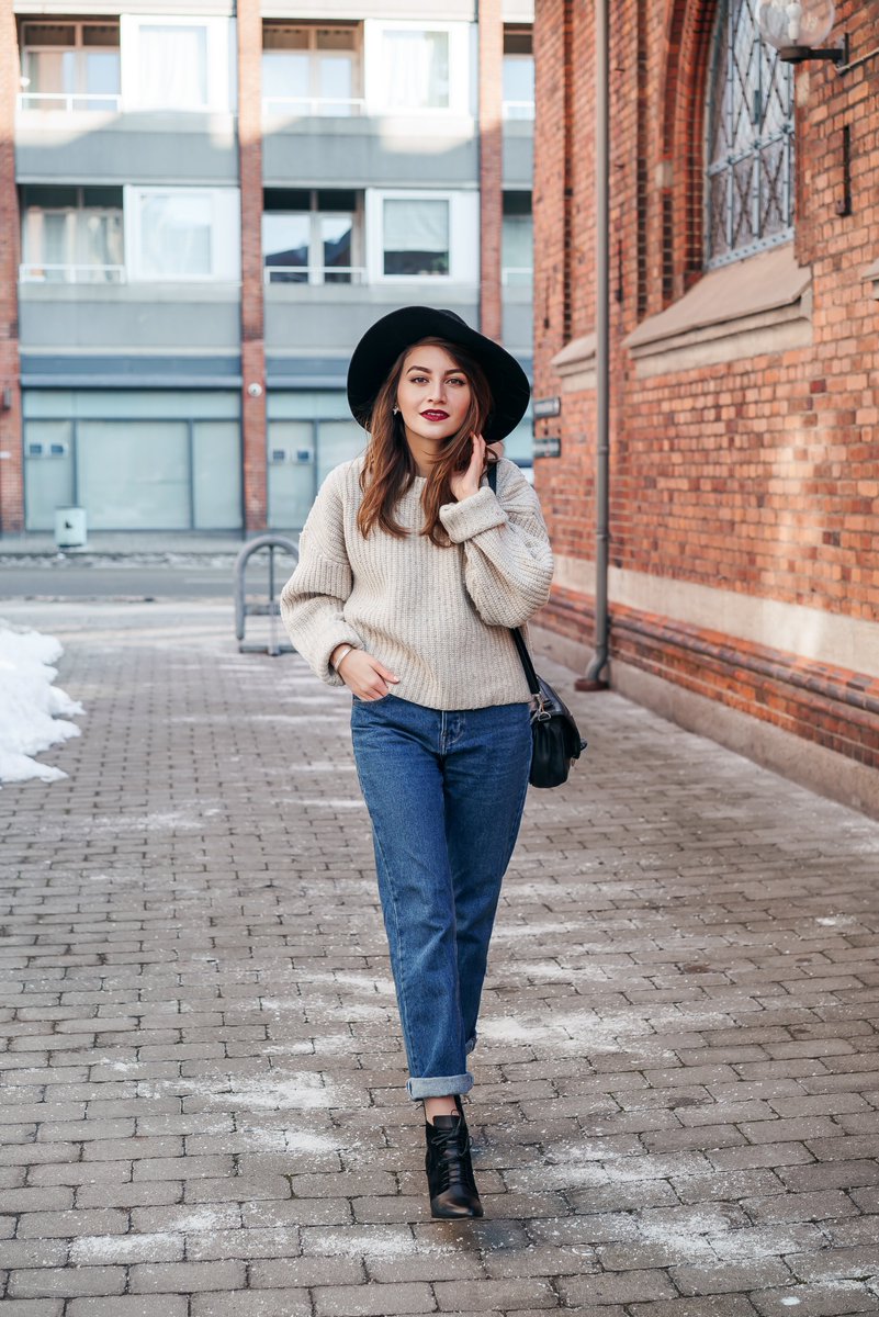 TheWanderlette's tweet photo. New blogpost! On my go-to casual look featuring @hm @ZARA @roccamore <3 More: https://t.co/6Haiwj1mnQ #slowfashion #ShoeOfTheWeek #blogger https://t.co/Iwgq3UAQCZ
