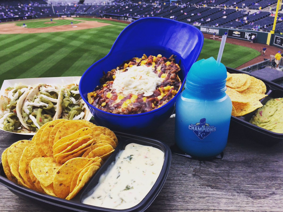 TheKFoods's tweet photo. Happy #NationalTortillaChipDay from #TheK! Looking forward to tasting these #StadiumSnacks in #45Days! #RaisedRoyal https://t.co/vv4lMzEa3t