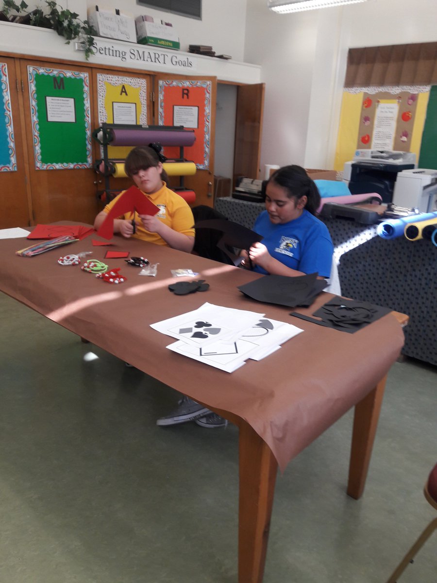 Hailey425Flores's tweet photo. Getting ready for Rusk's math/literacy casino night https://t.co/l4QwYf9sos