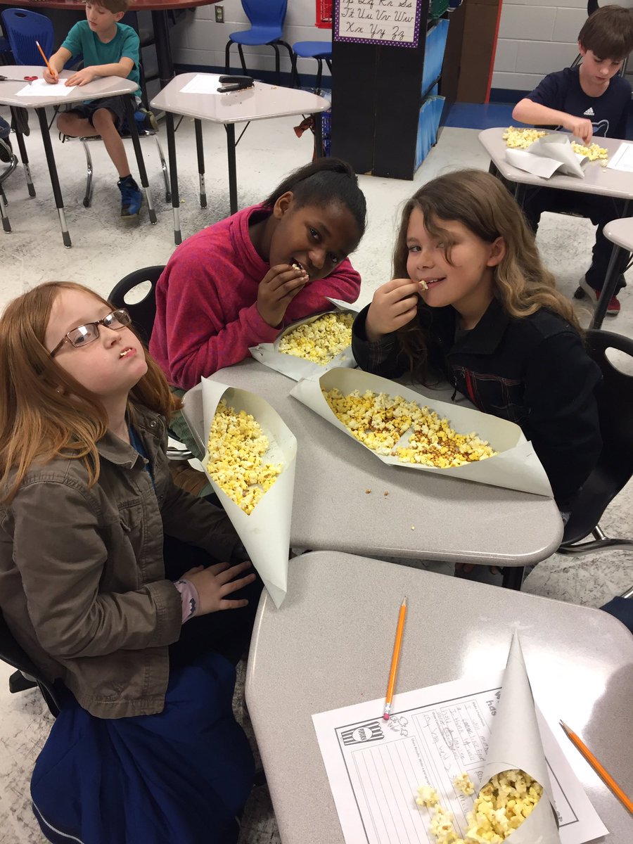 mrsrichards4th's tweet photo. This group all got two pieces of paper and created, then estimated their capacity of POPCORN volume! What an awesome day @OESrockSTARS https://t.co/xQFVFKznTq