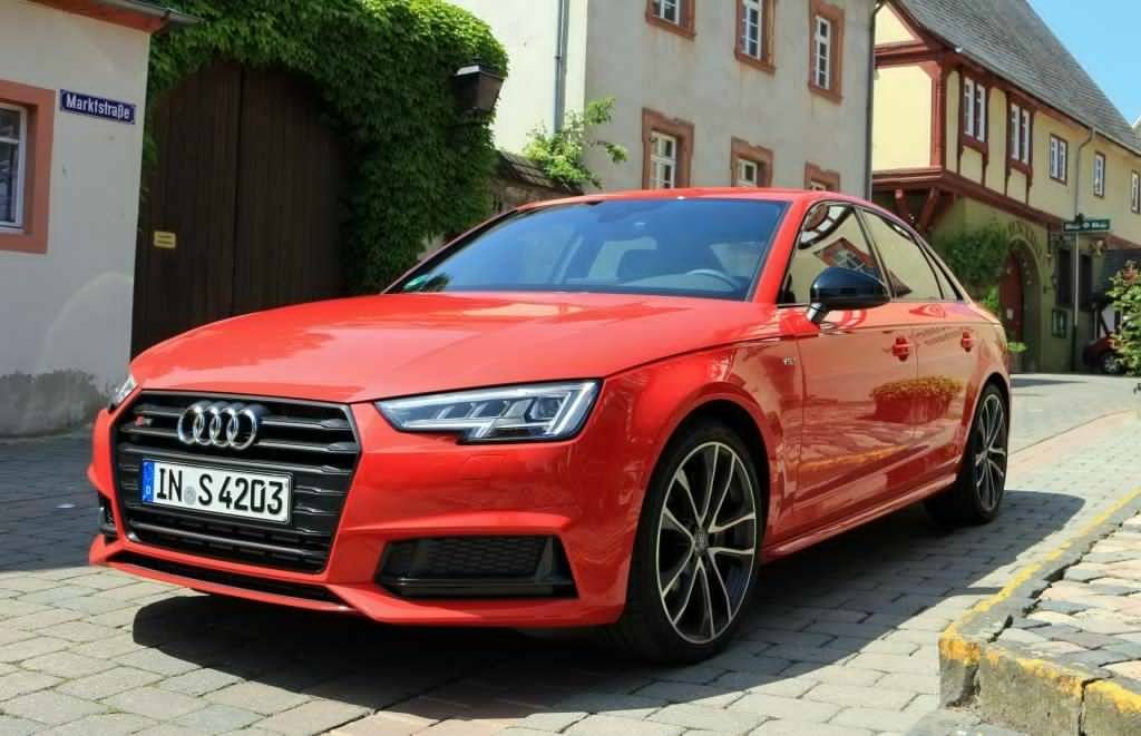 nikjmiles's tweet photo. 2018 #audi #S4 features all-new 3.0 LTR #TFSI #V6 produces 354 hp & 369 lb-ft of #torqe 0-60 mph in 4.4 seconds #speed #fast #track #engine https://t.co/RpHCENGIKZ