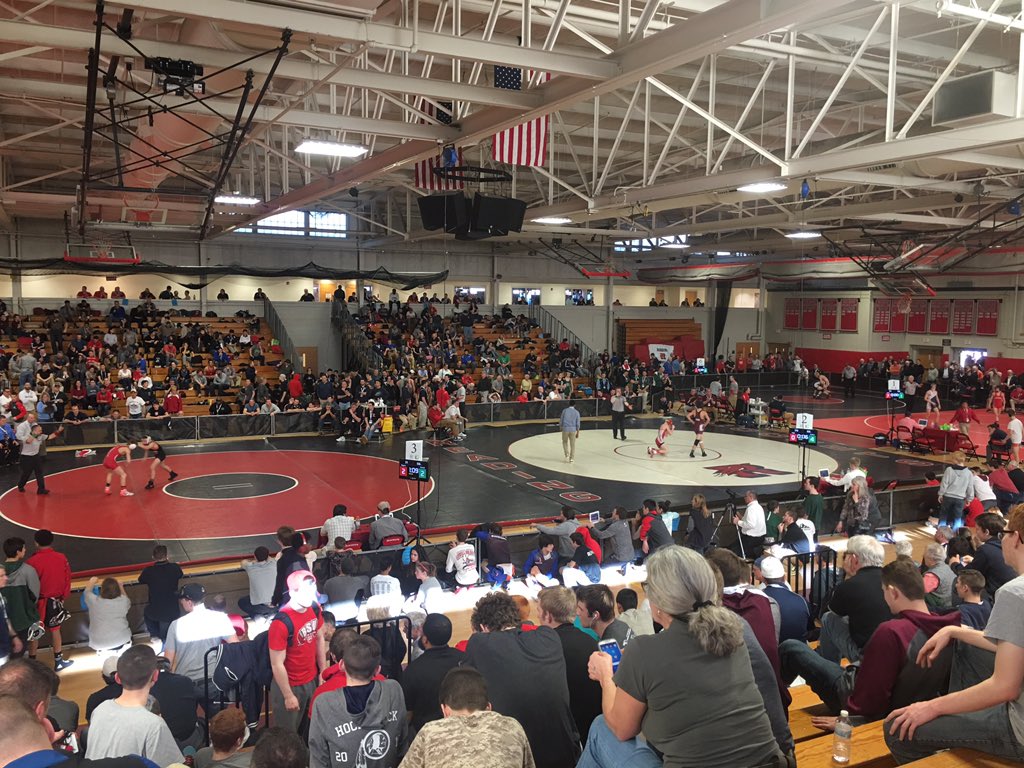 BHS_Pin_To_Win's tweet photo. The all states wrestling tournament taking place at Reading Memorial High. 220- Dan Greaney wins his first match. Go Dan👍🏻👍🏻 https://t.co/QTo13ERb3h