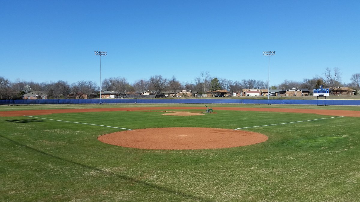gpoolbaseball's tweet photo. Scrimmage today around 4 with Bixby. Come out and see these guys play today! https://t.co/CW8KzmruNj