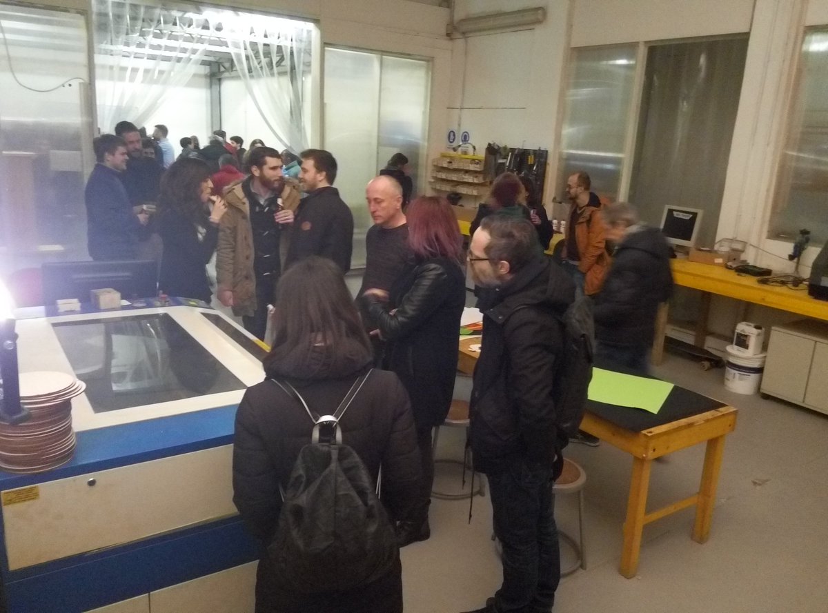 Fablabtorino's tweet photo. Qui si magna, si lasera, si fabbano le maschere e si stampa il cioccolato! #partyhard #laserparty #3dprint #makerspace #happybday #fablabTO https://t.co/BRn35hi2lu