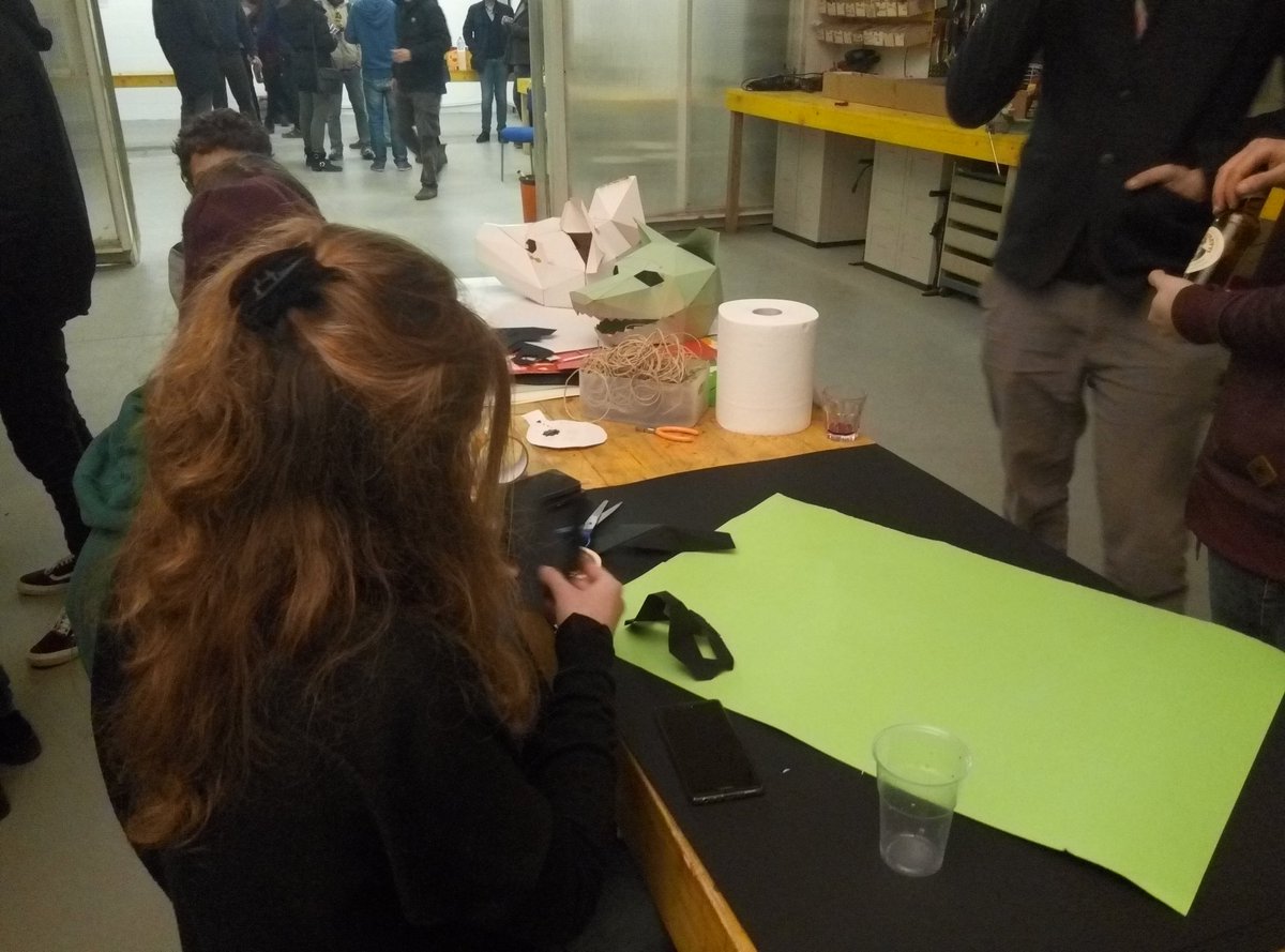 Fablabtorino's tweet photo. Qui si magna, si lasera, si fabbano le maschere e si stampa il cioccolato! #partyhard #laserparty #3dprint #makerspace #happybday #fablabTO https://t.co/BRn35hi2lu