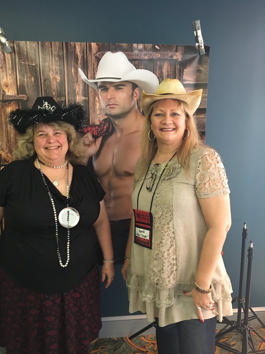 Followmyread's tweet photo. Having a wild wicked time #WWW17 https://t.co/SPZIDfiIBd