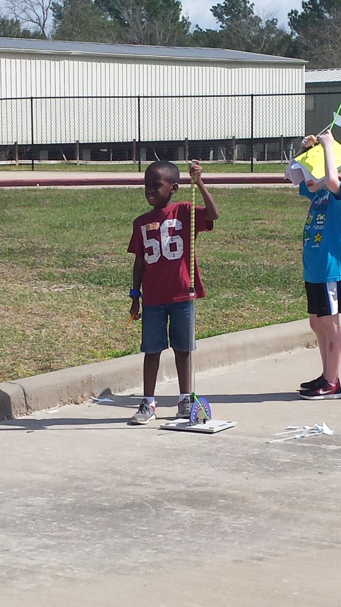 renfro_kim's tweet photo. Measurement with rocket launchers!!!! #rrepride #learningisfunwithOlvera https://t.co/V0lYTJloQM