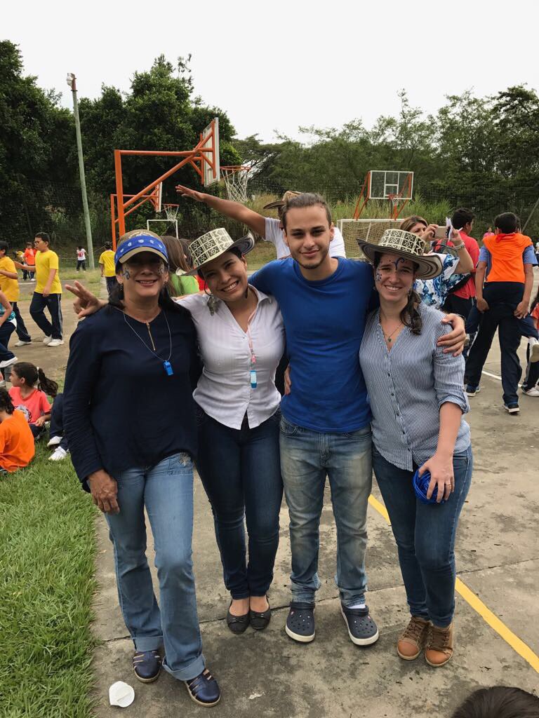 blue_helmets1's tweet photo. Captain&amp;Teachers!💙🤘🏻 @ColCanaverales #CultureWeekCIS https://t.co/aGrjA1gDp5