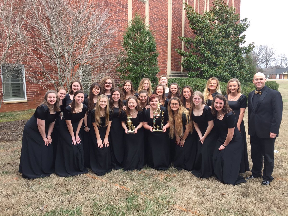 Bella Voce after receiving a superior rating in sight reading and performance!!!🏆 thanks to <a href="/mojoneill1/">Mike O'Neill</a> for everything you do!