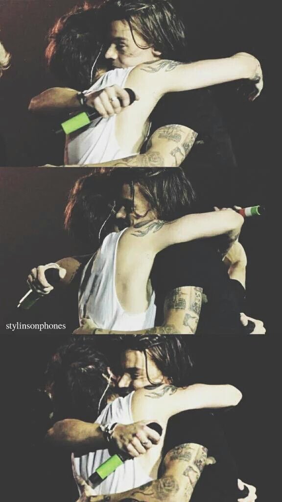 ilovemylarents's tweet image. #LoveIsLove #oneDbestfans #1DsPromiseWillNotBeBroken #VideoLove ONE DIRECTION