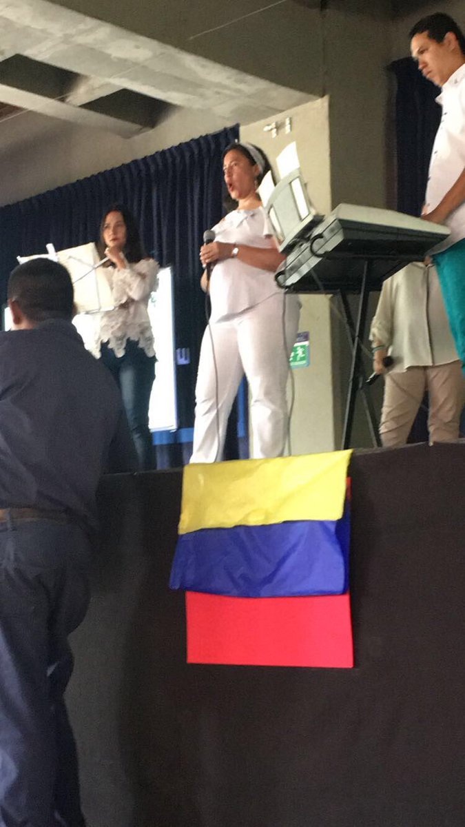 blue_helmets1's tweet photo. Profesores de los Blue Helmets Hicieron parte de la WHITE PARTY!🕊💙 @ColCanaverales #CultureWeekCIS https://t.co/5KaP45yZ1H