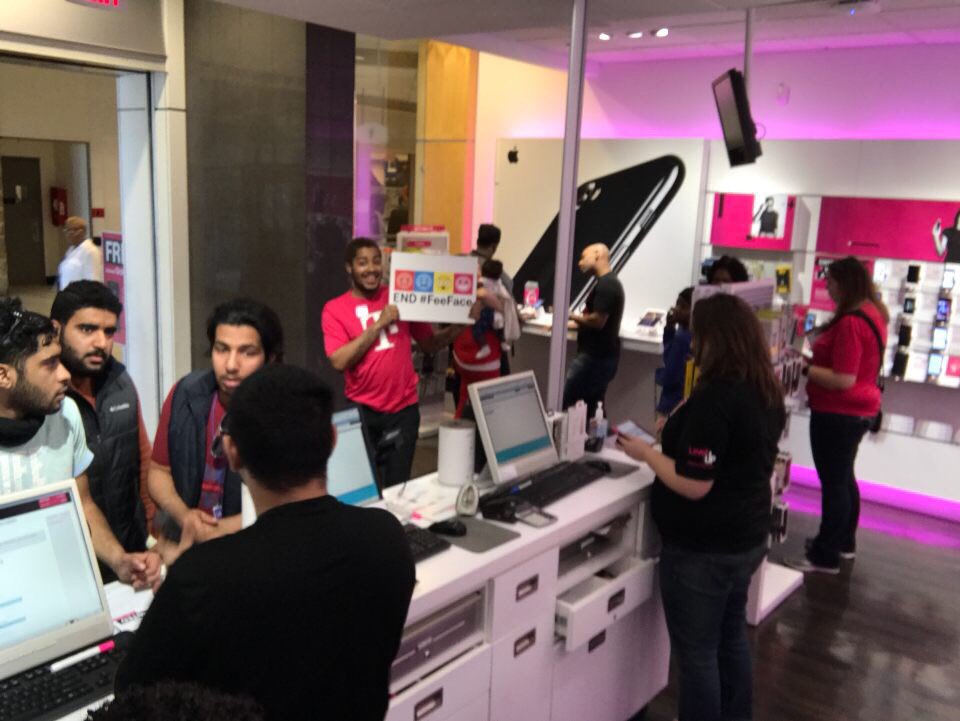 celena34amato's tweet photo. Having #seriousfun @TMobile @HarrisburgMall in Central PA #EndFeeFace @JonFreier @tdshdolarsign83 @realkenmaira https://t.co/o1FGpdLBXX