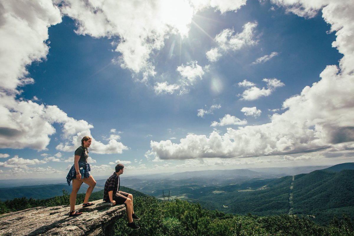 VirginiaLiving's tweet photo. Take a #hike! It's the perfect #weekend to get #outdoors. https://t.co/B10Bb19GTL #dowest #newrivervalley #Virginia #springtime #hiking https://t.co/NmSKLWfV2A