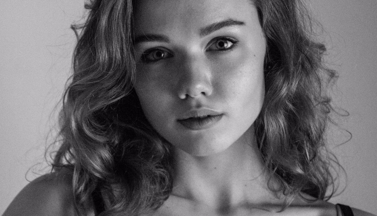 ElisaAkulova's tweet photo. Look at you kids with your vintage music
You're part of the past, but now you're the future
#LanaDelRey #love https://t.co/aX2A6RnSSk