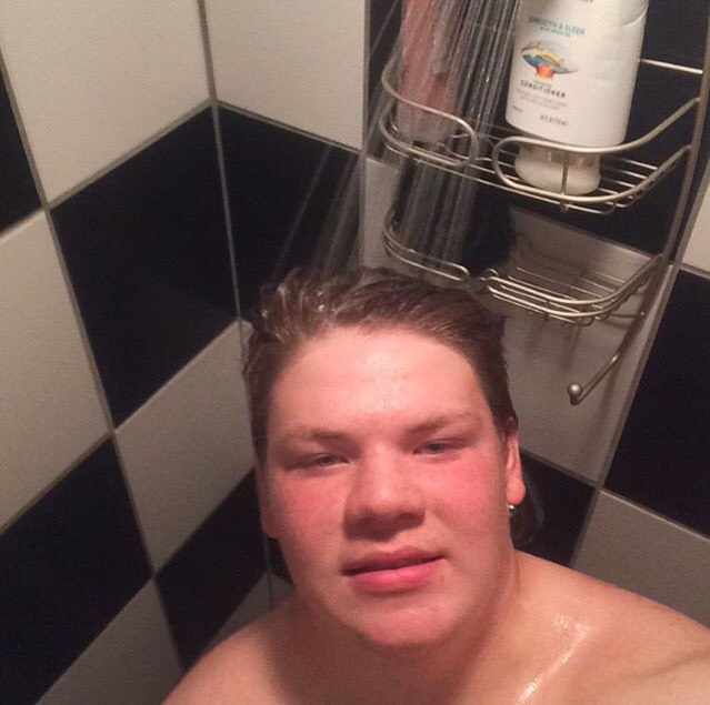 LHSCardsUpdate's tweet image. HARRISON KEEFER WINS HIS FIRST  STATE TOURNAMENT MATCH BY PIN!!! #KEEFER