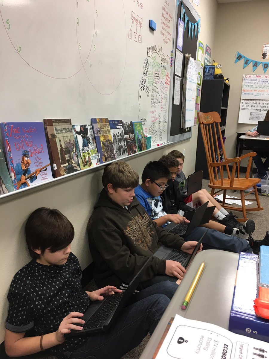 MsVope's tweet photo. Side by side editing in GDocs. Instant feedback. #elatech https://t.co/3Pra3QDMrh