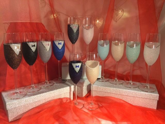 Bride &amp; Groom glasses #brideandgroom #bride #groom #wedding #handmade #glitterglasses #weddingday #WeddingPlanning #weddinghour