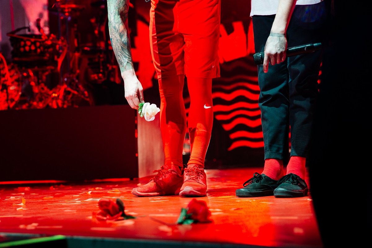 twentyonepilots tweet picture