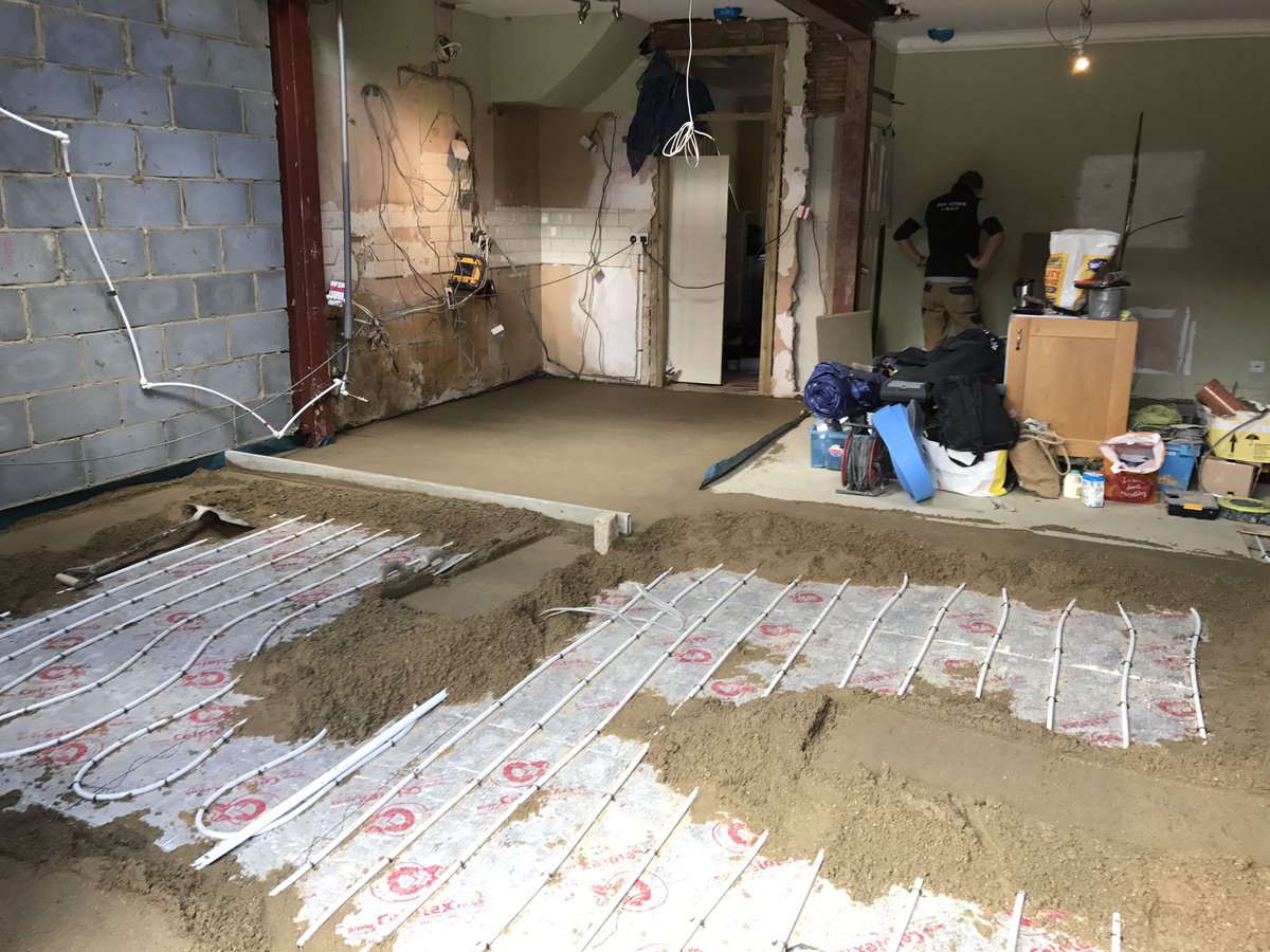 PlastererMark's tweet image. Fridays floor screed installation with the awesome guys @skyroofsco .