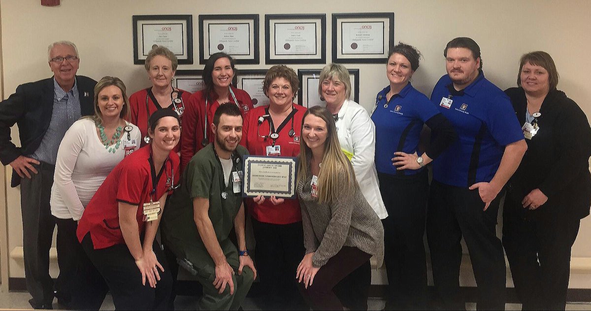 IUHealthECR's tweet photo. #HighFiveFriday to our awesome Ortho/Neuro Unit for receiving the Patient Safety Award today! @mehaley44  @IUHealthTeam https://t.co/GrJC8WZjub