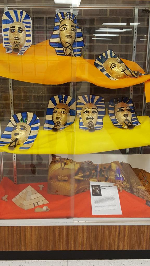 ChellSmithSFT's tweet photo. Archaeology club kiddos did an awesome job on Egyptian masks! #isdstrong @sftisd https://t.co/cFrGIH4re7