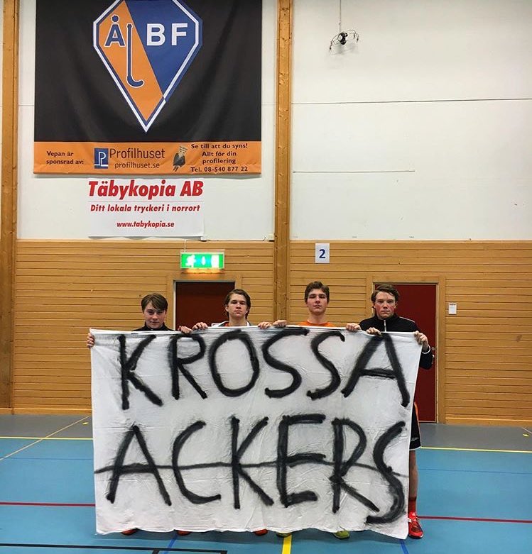 Rasbo kommer till borgen med denna, gött att den låg i soptunnan efter matchen. 8-2. #rasbojinx