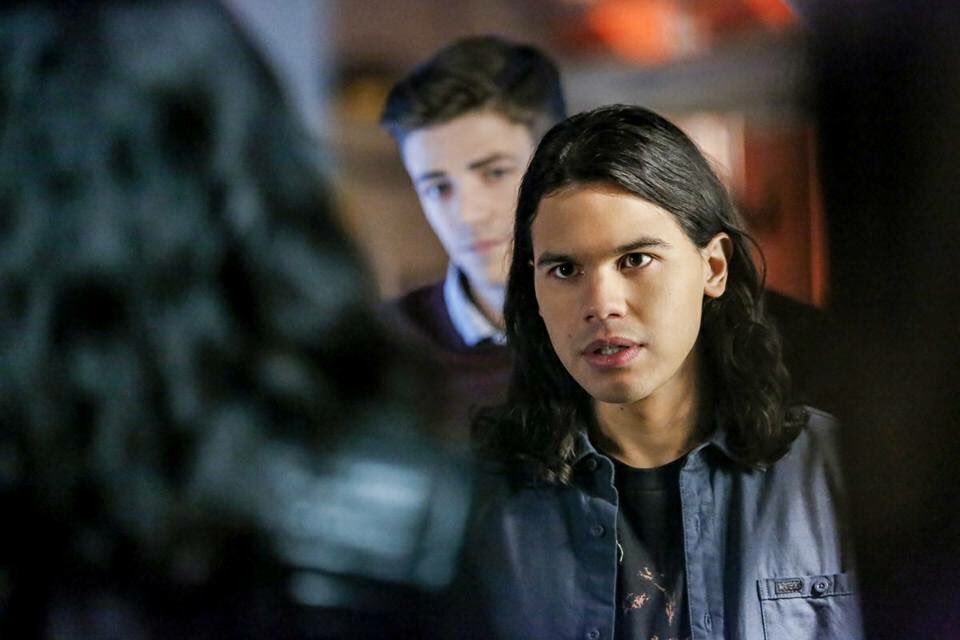aveiestweets's tweet photo. Stills for "Attack on Central City" episode of #TheFlash https://t.co/uqk2u70Fcq