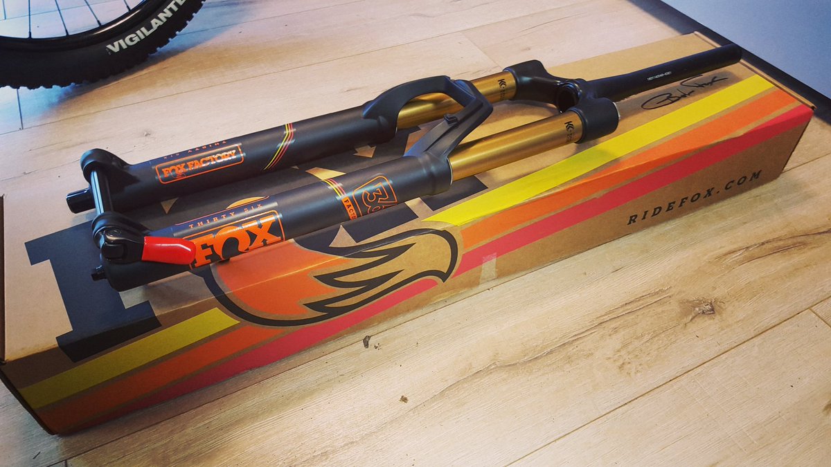 madelkcycles's tweet photo. Sweet @foxracingshox suspension fork goes to Thomas today. Endjoy your 160 mm travel all the way on trails. #foxracingshox #madelkcycles https://t.co/1UTngPA6BU